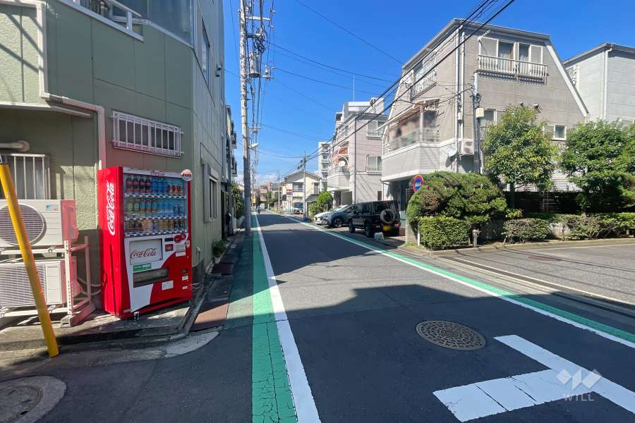 敷地西側の前面道路　