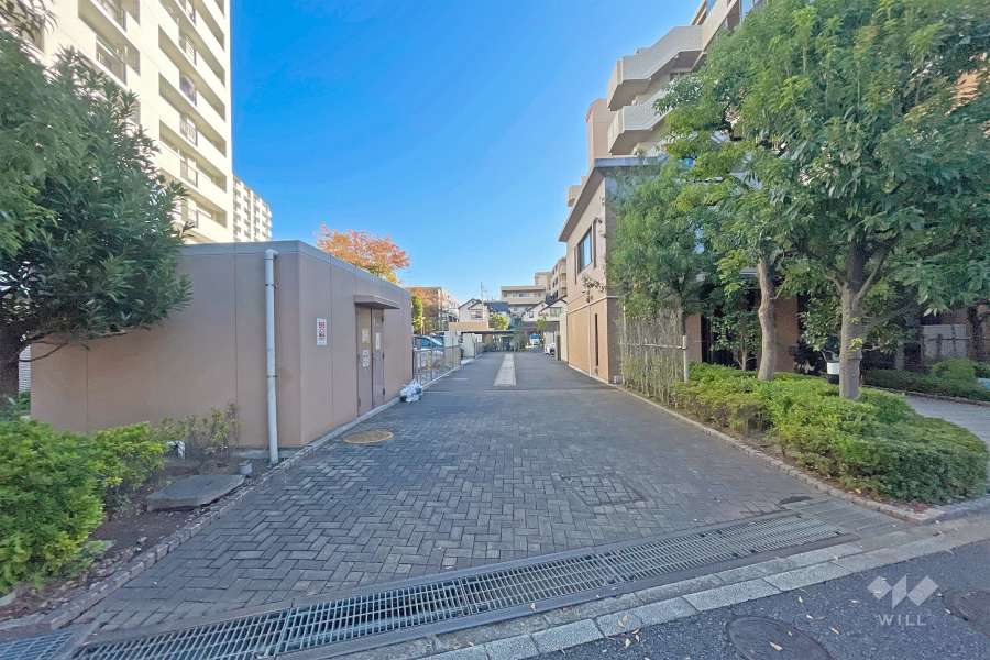 駐車場の出入り口