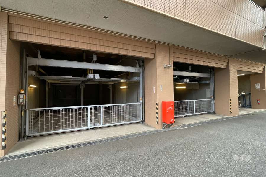 敷地内駐車場（屋内機械式）