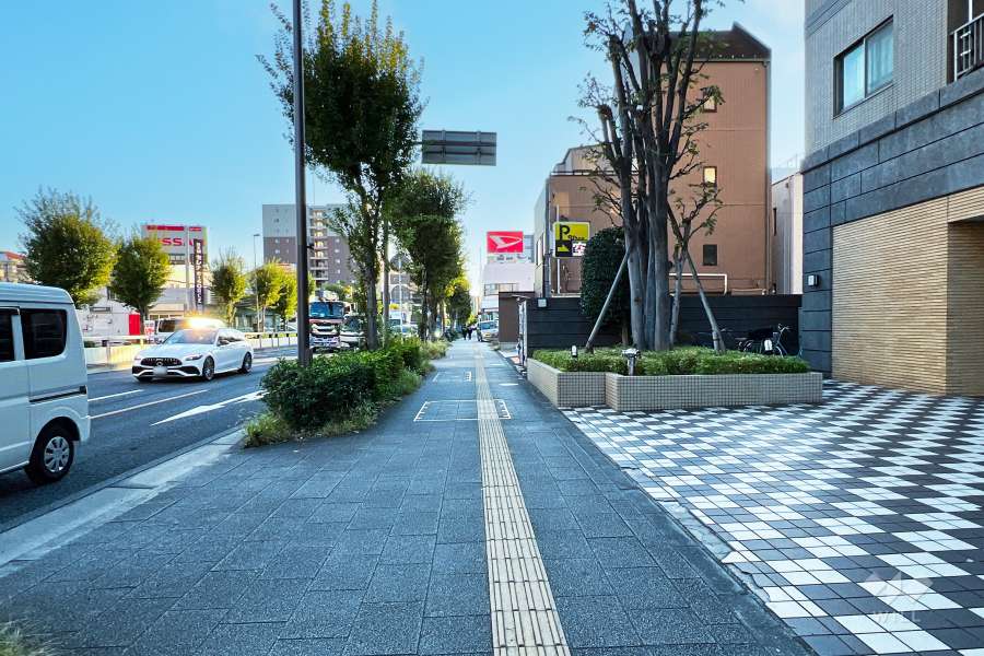 敷地南東側の前面道路　