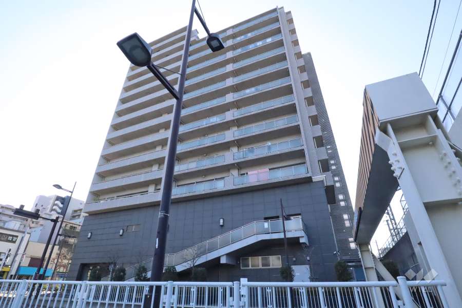 ラヴィクレールルミナス金町の外観(北東側から)