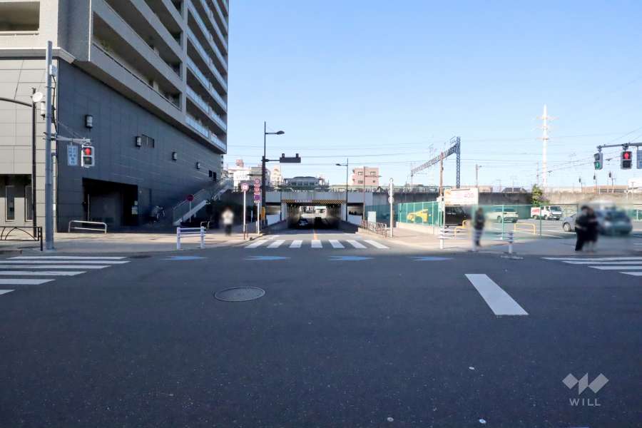 敷地東側の前面道路