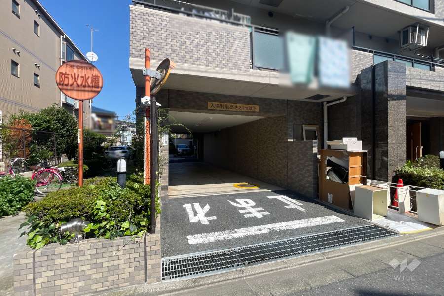 駐車場の出入り口