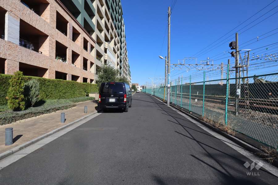 敷地南東側の前面道路