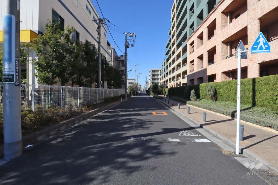 敷地南西側の前面道路