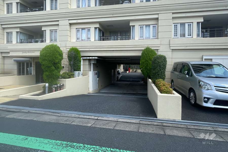 駐車場出入口