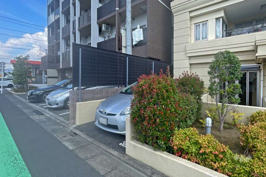敷地内駐車場（屋外平面式）