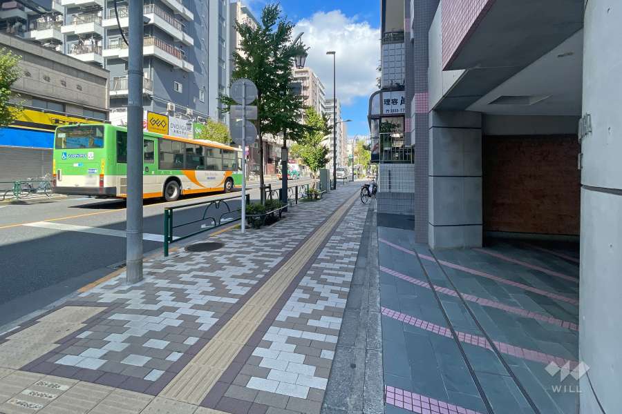 敷地南西側の前面道路