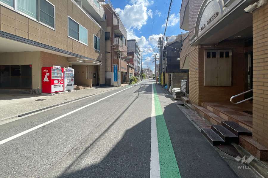 敷地南東側の前面道路