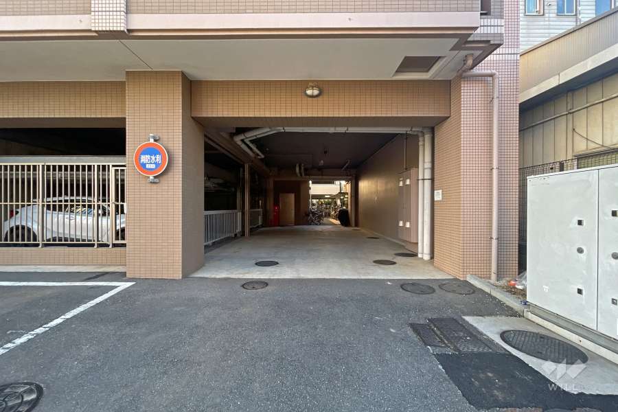 駐車場の出入り口