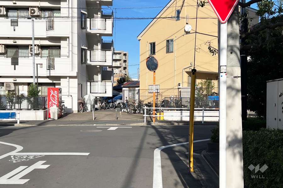 敷地北西側の前面道路