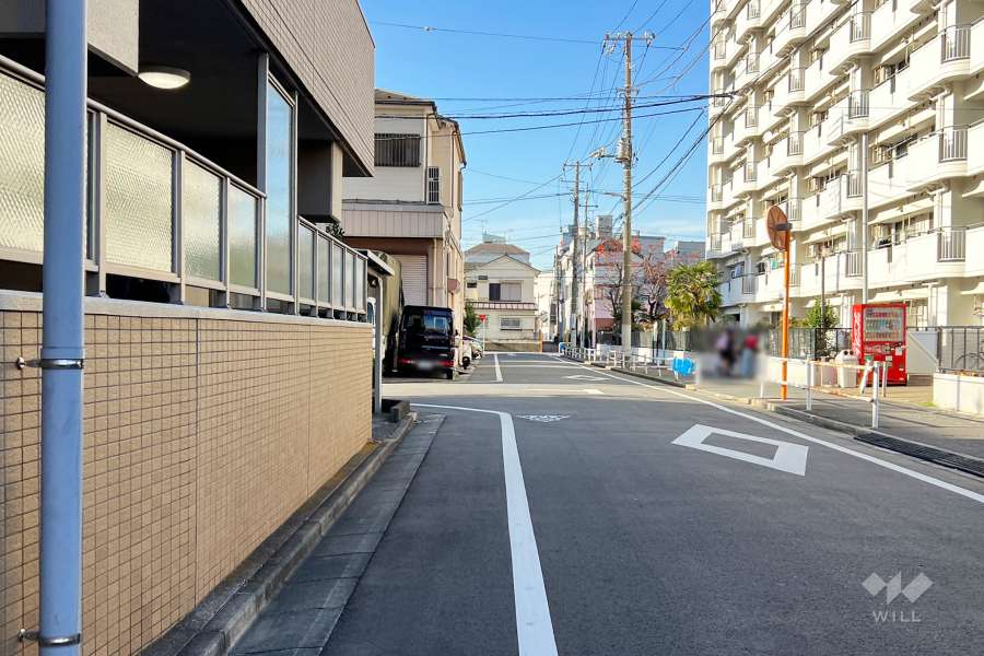 敷地北東側の前面道路