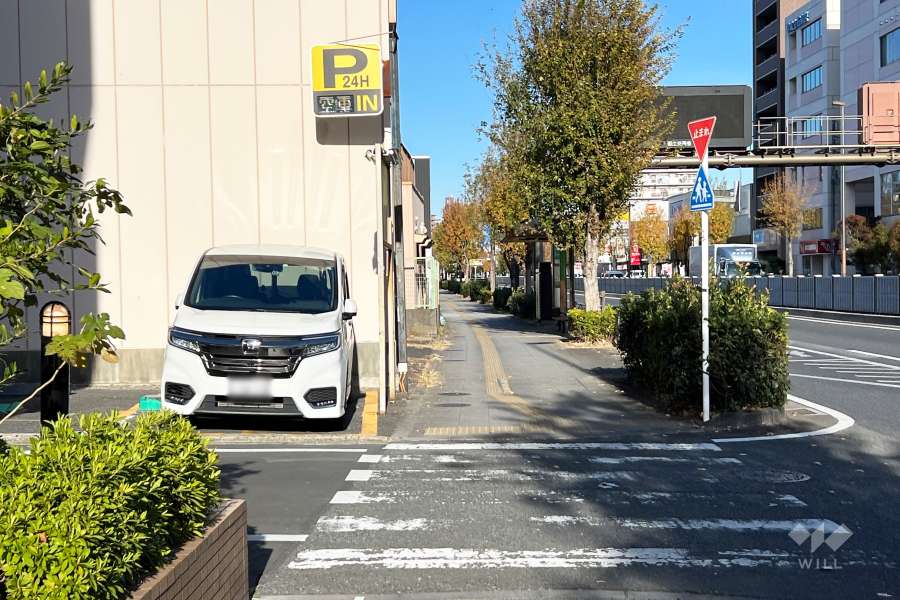 敷地南東側の前面道路