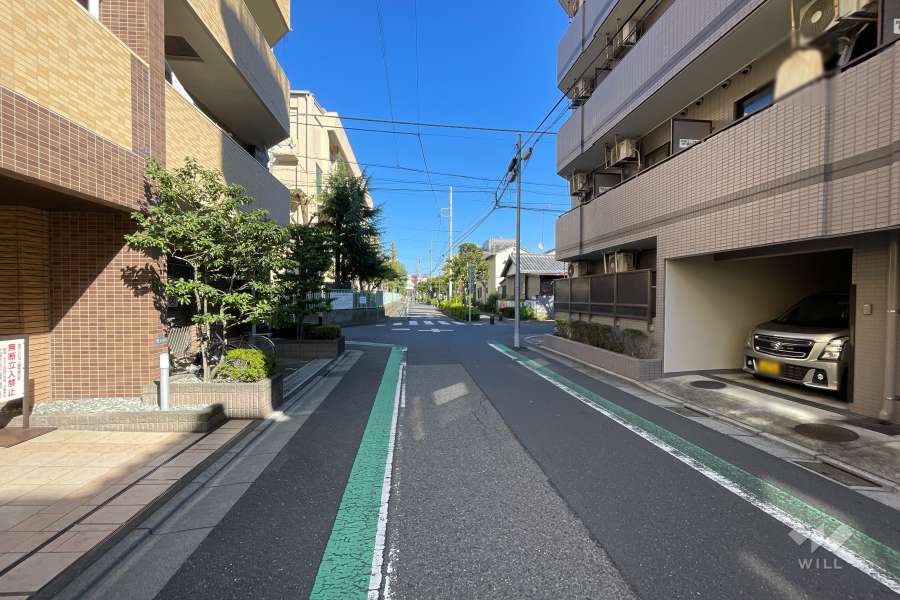 敷地東側の前面道路