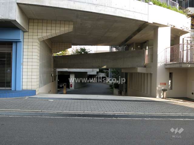 駐車場へのアプローチ
