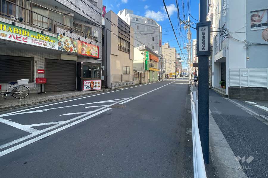 敷地南東側の前面道路
