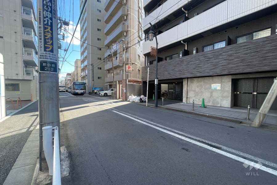 敷地南東側の前面道路　