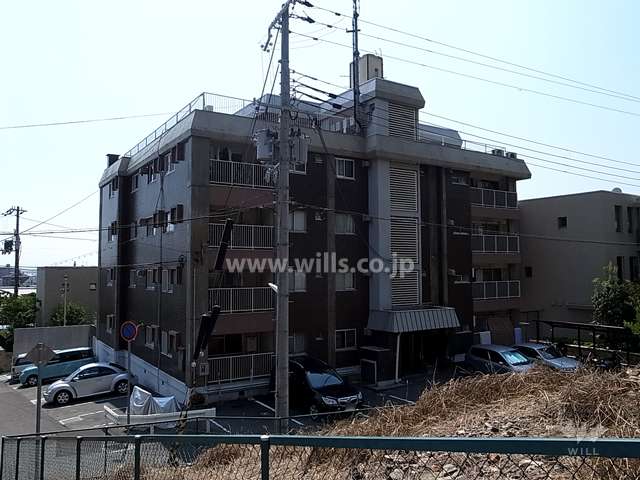 ヒル岡本マンションの外観（北東側から）