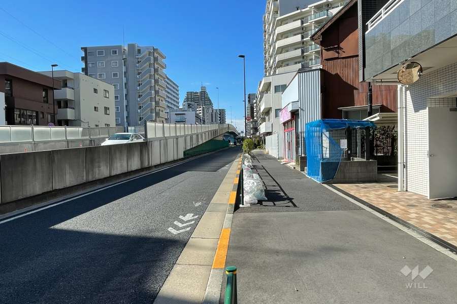 敷地南東側の前面道路　