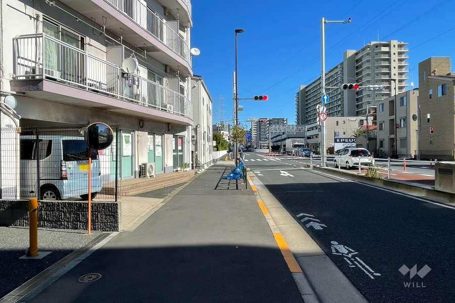 敷地南東側の前面道路