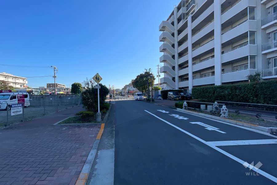 敷地北側の前面道路