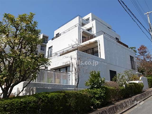 進和苦楽園アーバンライフD棟（4棟）の外観（南東側から）