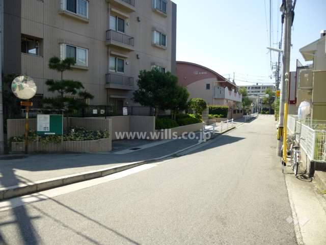 敷地北側の前面道路