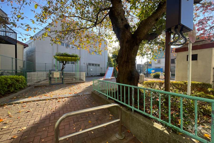 敷地に隣接した金町二丁目ときわ公園