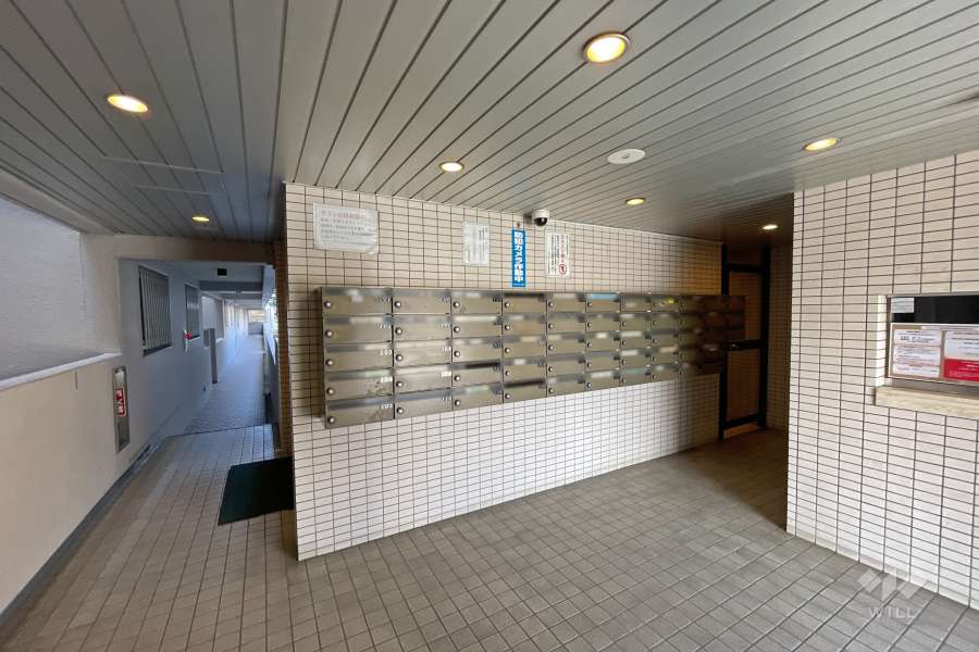 エントランスホール（共用ポスト）