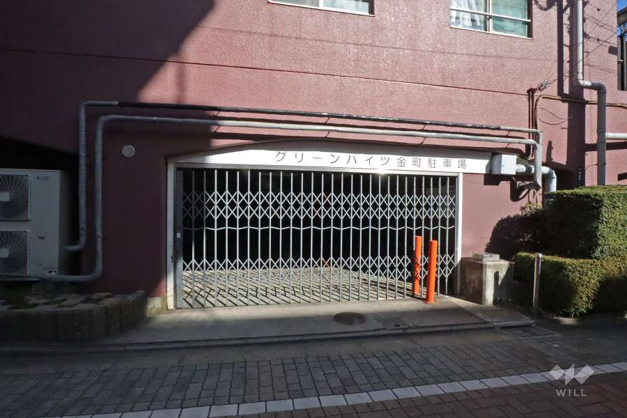 駐車場の出入り口