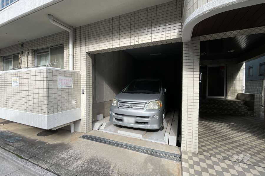敷地内駐車場（屋内機械式）