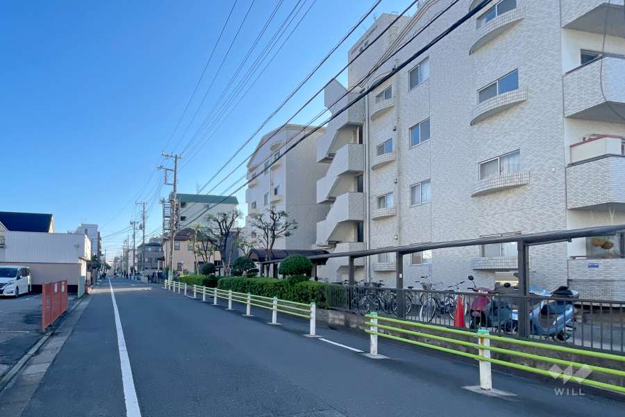 敷地北側の前面道路
