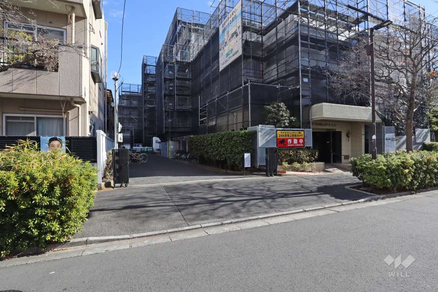 駐車場の出入り口
