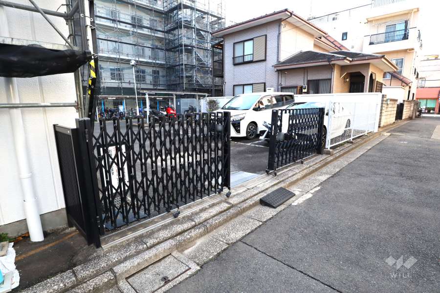 駐車場の出入り口