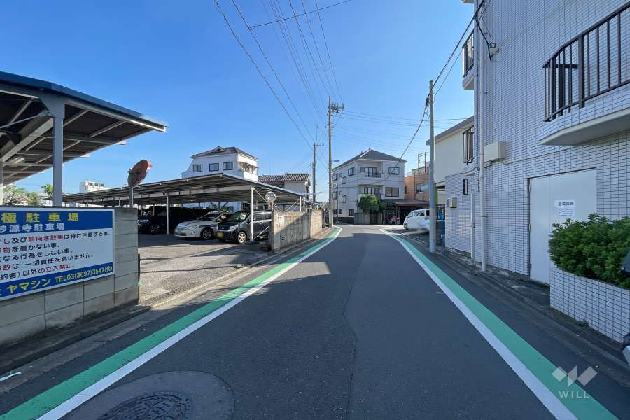 敷地北西側の前面道路