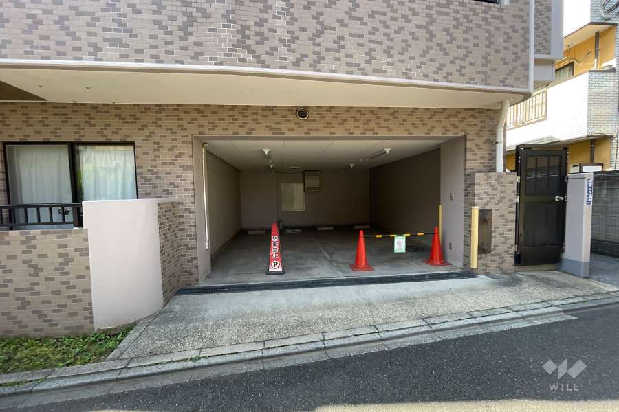 敷地内駐車場（屋内平面式）