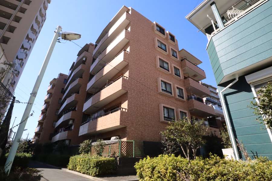 ライオンズマンション青戸第5の外観(南東側から)