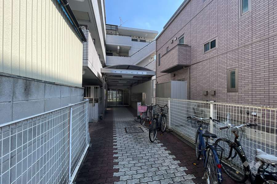 ロザール立石の外観（北西側から）