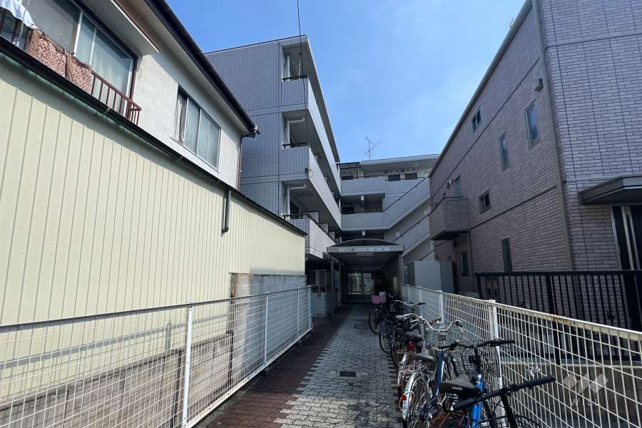 ロザール立石の外観（南西側から）
