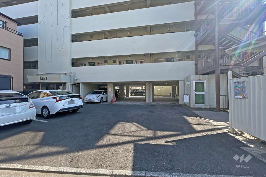 敷地内駐車場（屋内・屋外平面式）
