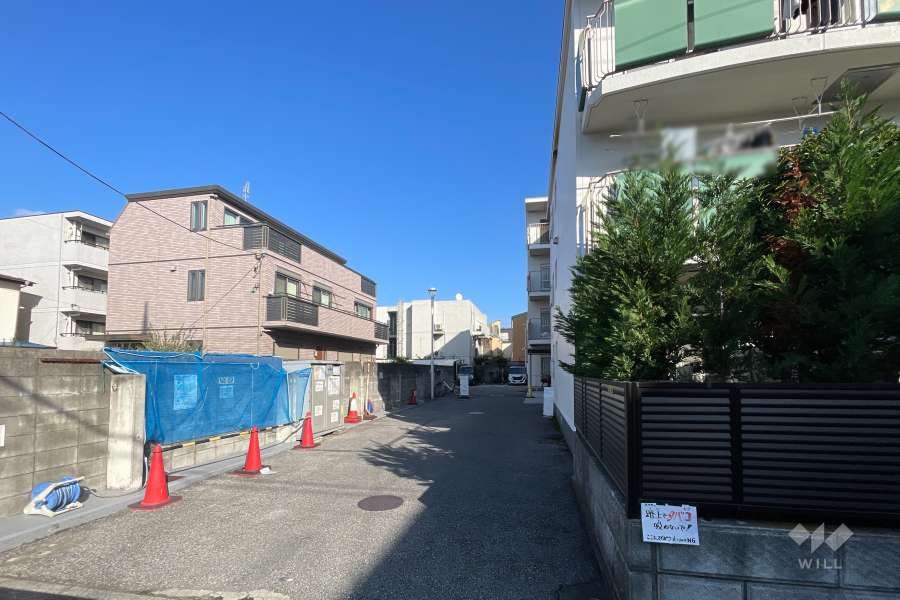 駐車場の出入り口