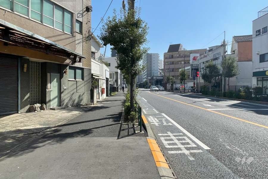 敷地南西側の前面道路