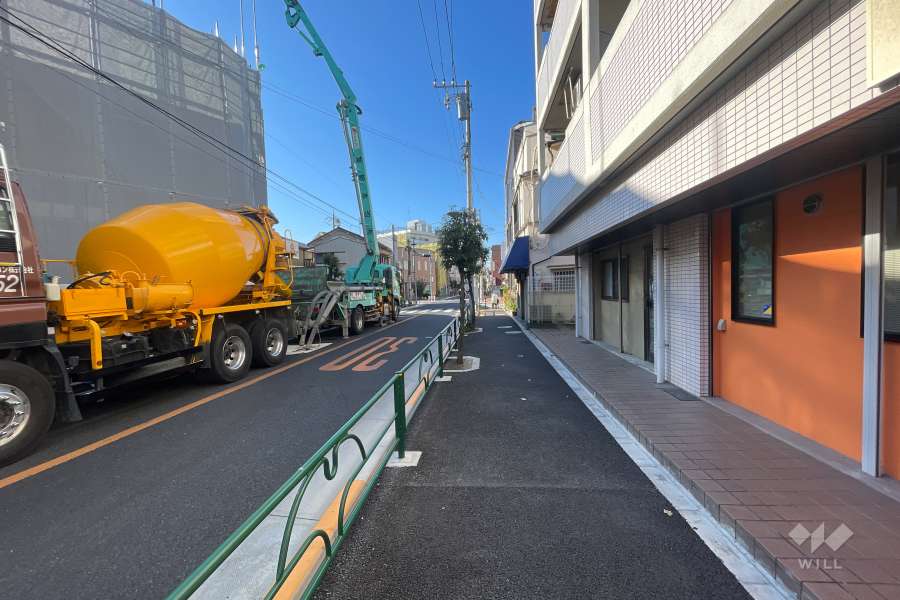敷地南東側の前面道路　