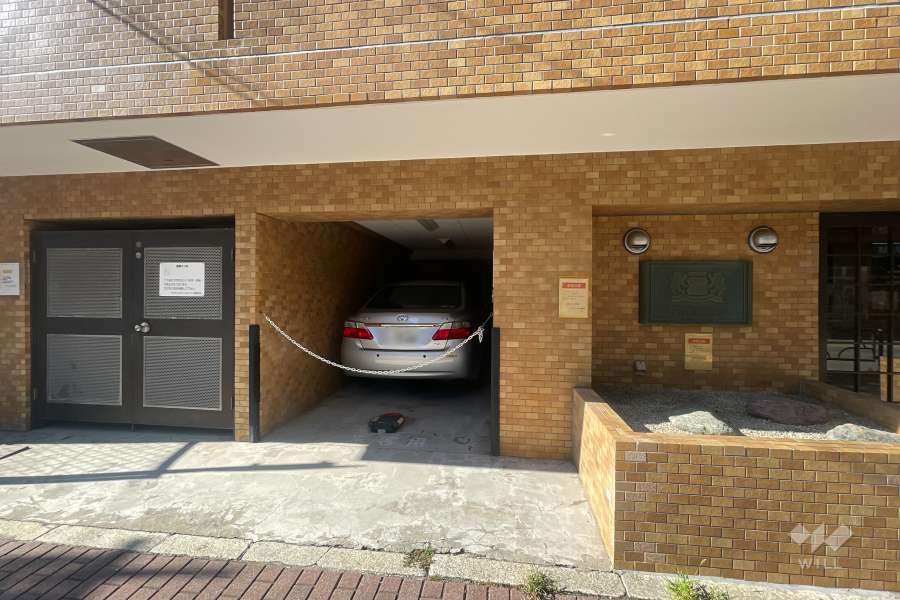 敷地内駐車場（屋内平面式）