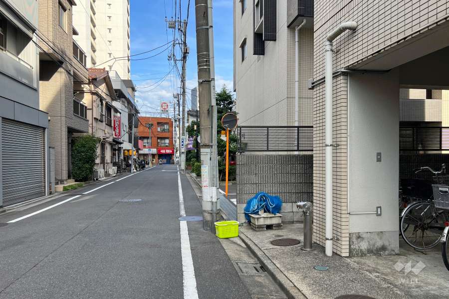 敷地北側の前面道路　