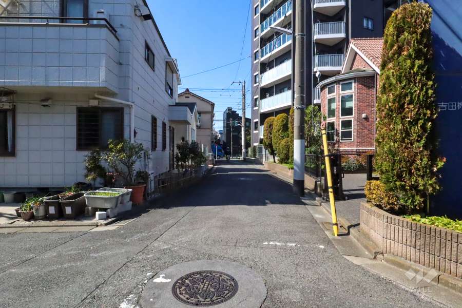 敷地南側の前面道路　
