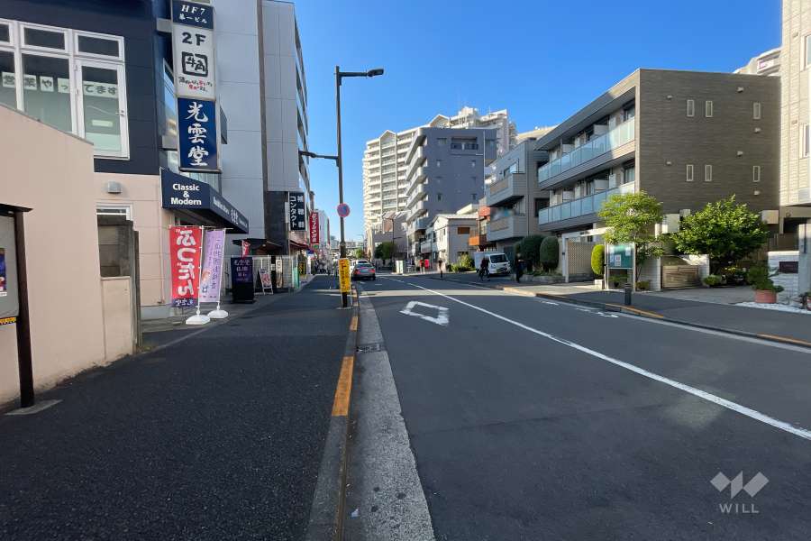 敷地北東側の前面道路