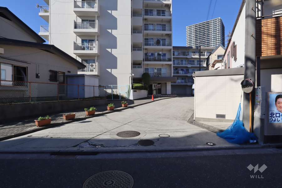 駐車場の出入り口　