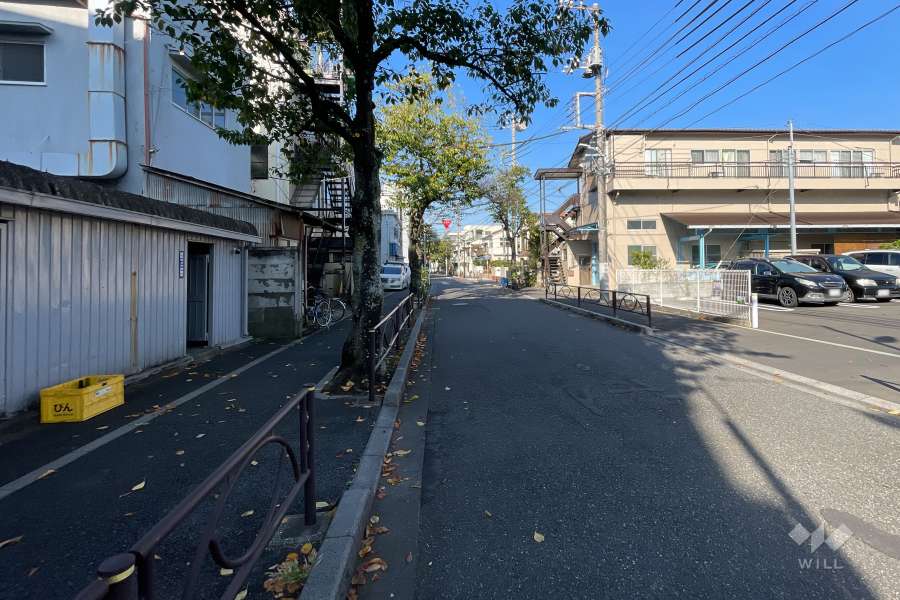 敷地北側の前面道路