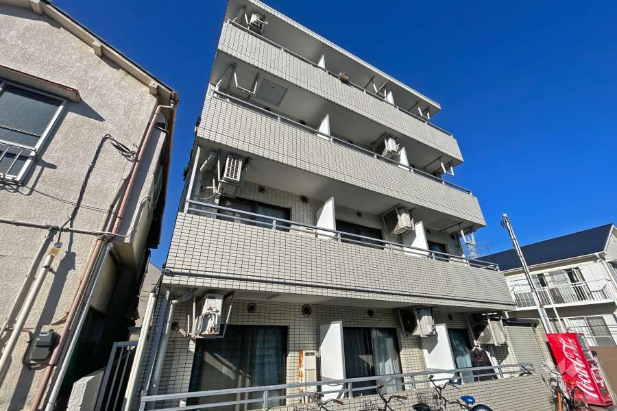 セントヒルズ高砂の外観（南東側から）